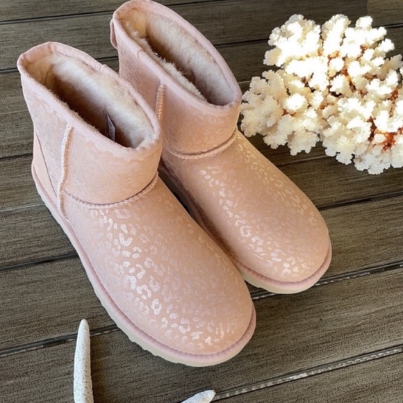 🌴🔆UGG- CLASSIC MINI SNOW LEOPARD BOOTS🔆🌴 - Picture 3 of 15